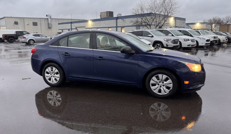 Chevrolet Cruze LS 2012 full